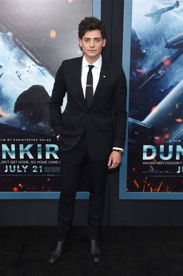 Aneurin Barnard Net Worth