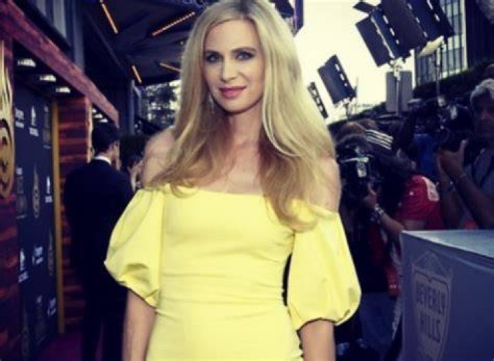 Anne Dudek Net Worth
