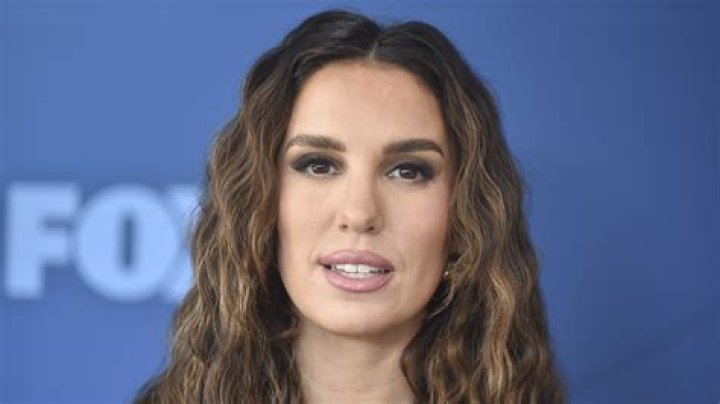 Christy Carlson Romano Bra Size, Age, Weight, Height, Measurements