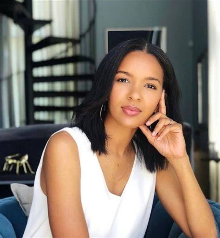 Elizabeth Mathis Net Worth