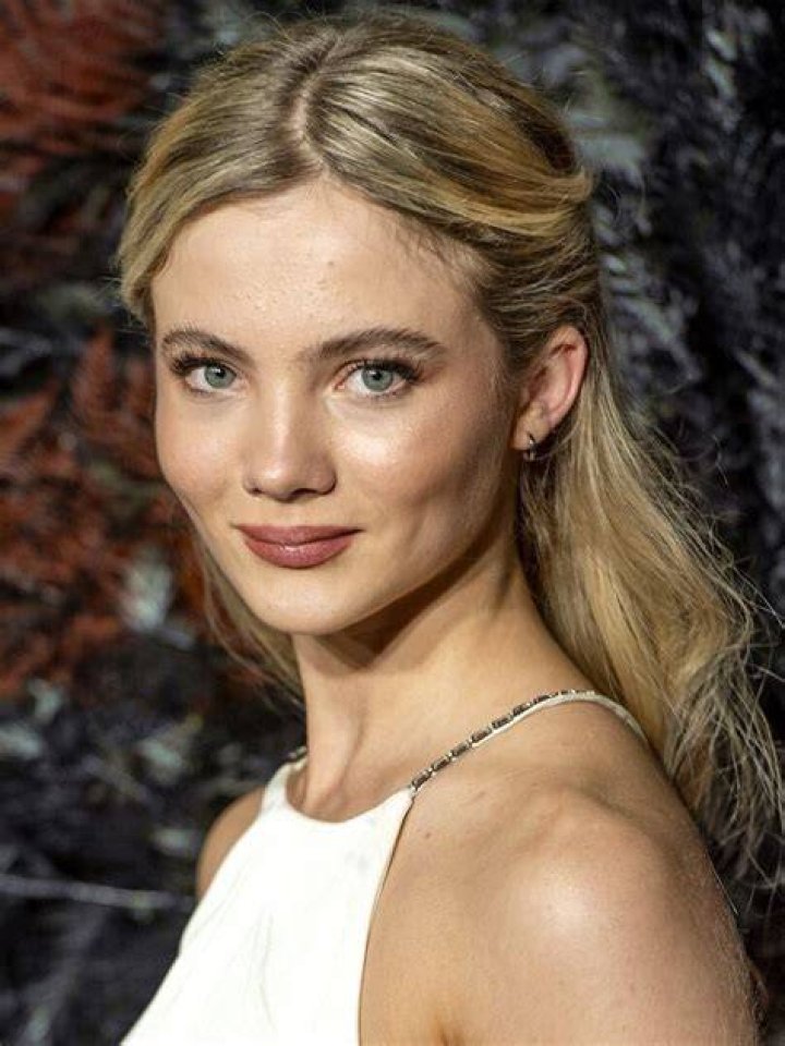 Freya Allan Net Worth