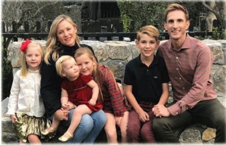 
How Much Money Does Jessica Capshaw Make? Latest Income Salary
