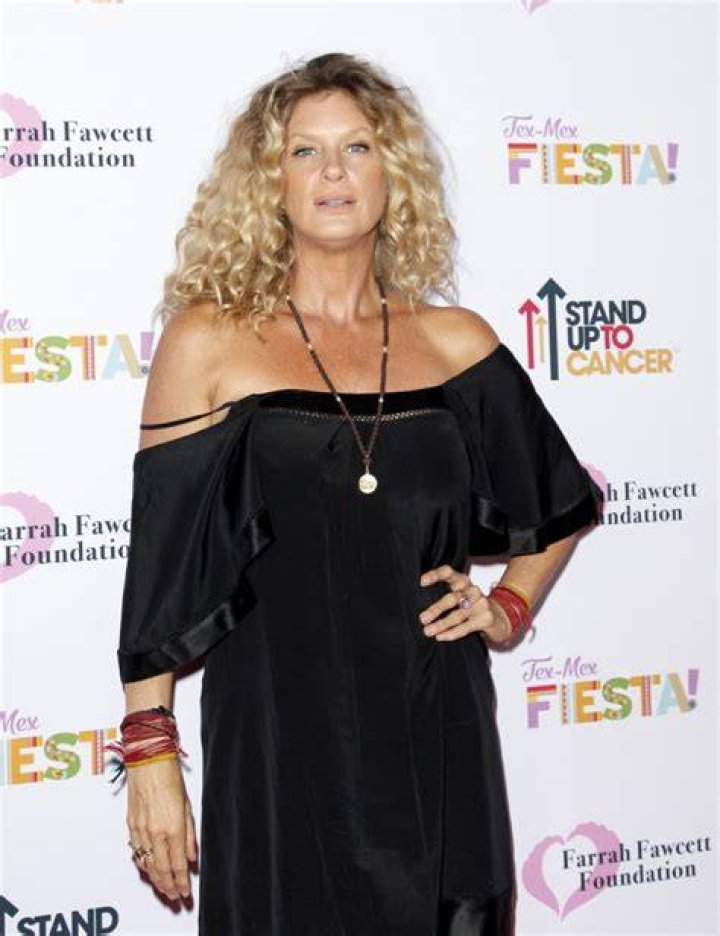 Rachel Hunter Shares Inspiring Message From Hawaii — Celebwell